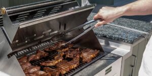 The Benefits of Grilling Meat on a Gas Grill